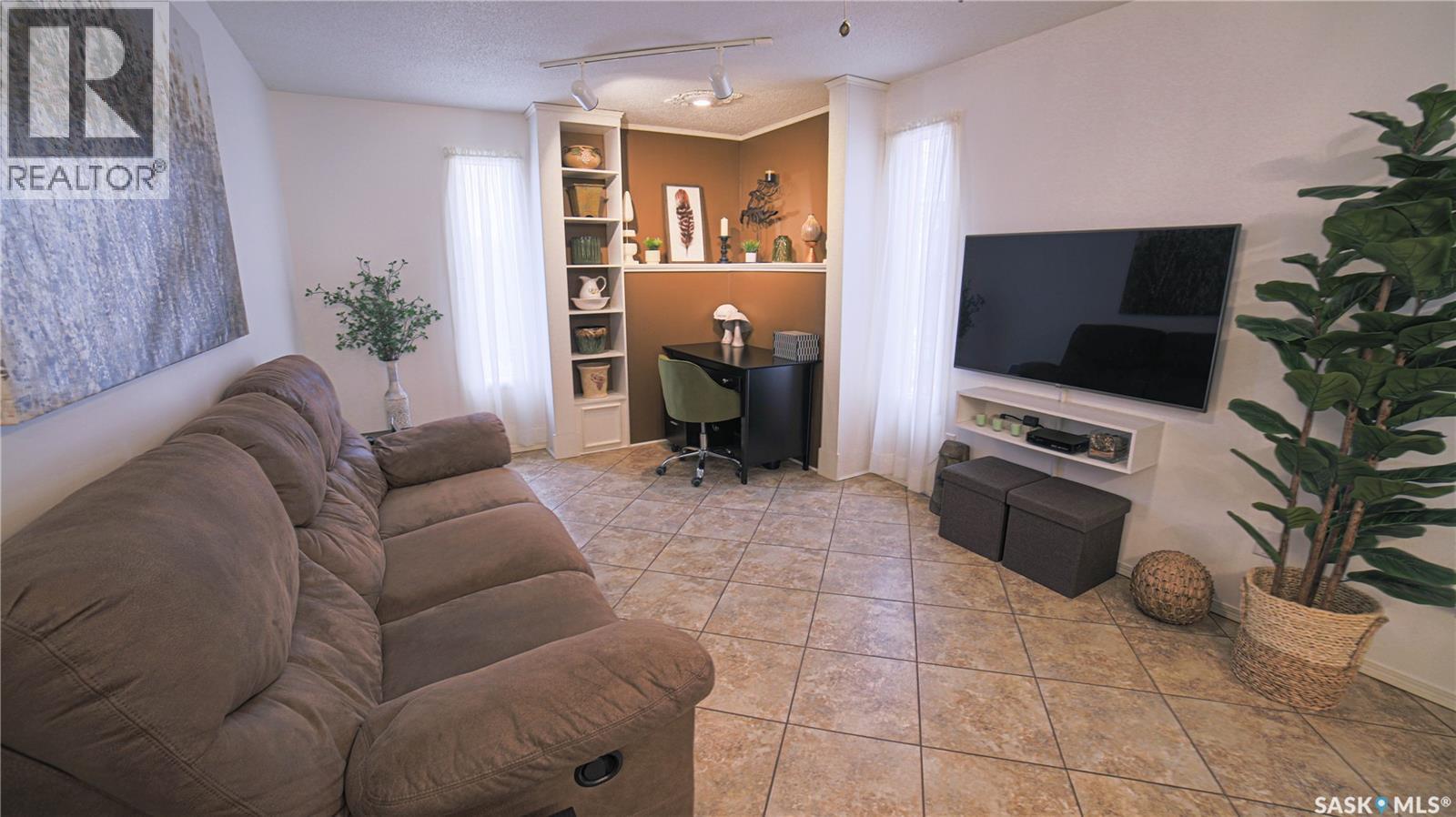 434 Brooks Road, Estevan, Saskatchewan  S4A 2P2 - Photo 11 - SK030207