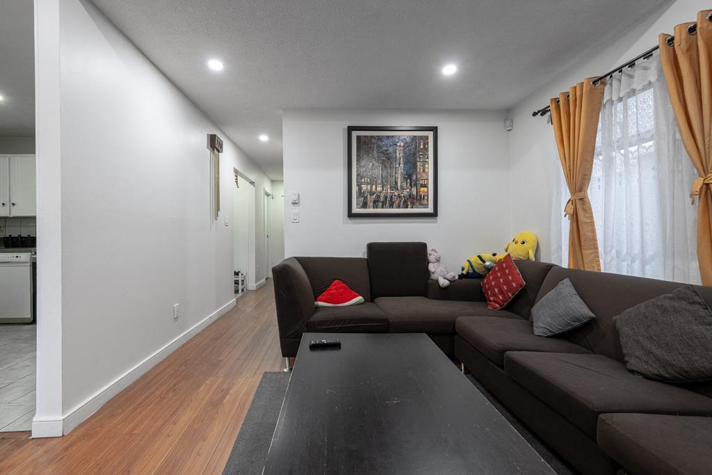 7366 128a Street, Surrey, British Columbia  V3W 7G9 - Photo 3 - R3098499