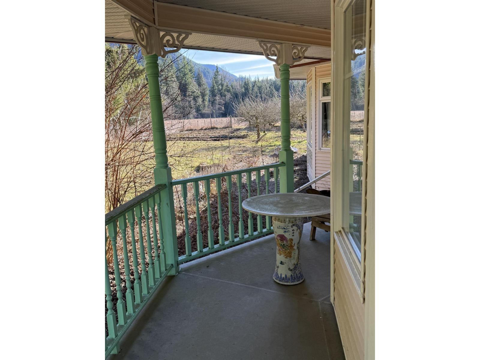 290 Colter Road, Columbia Valley, Columbia Valley, British Columbia  V2R 5B8 - Photo 4 - R3098324