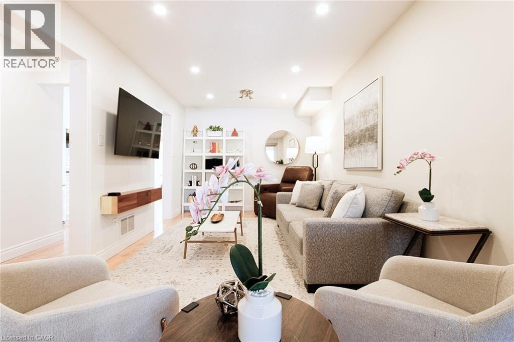 3845 Cedar Hedge Rise, Mississauga, Ontario  L5N 6X2 - Photo 7 - 40811633