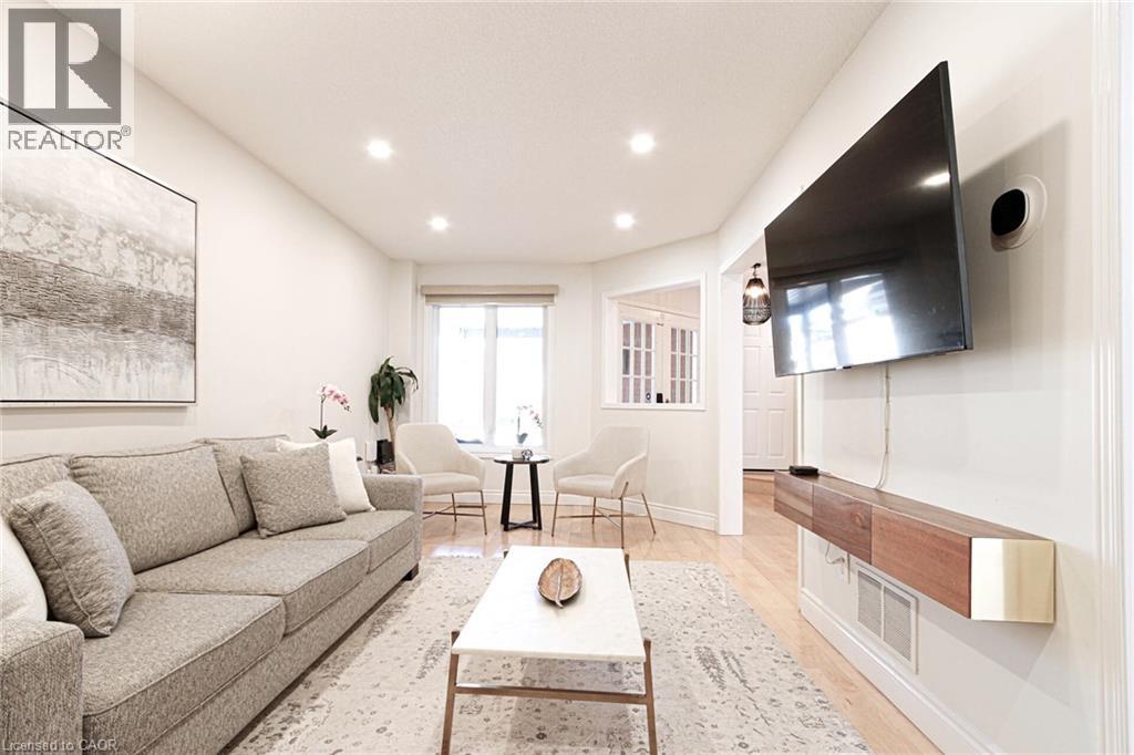 3845 Cedar Hedge Rise, Mississauga, Ontario  L5N 6X2 - Photo 5 - 40811633