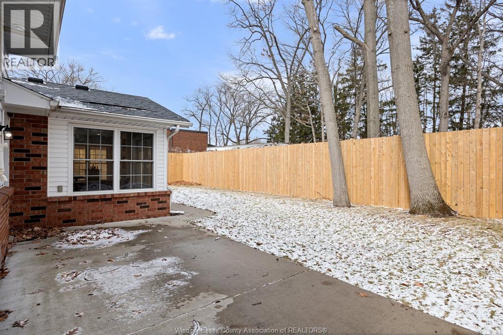 945 Laurier, Lasalle, Ontario  N9J 1M9 - Photo 37 - 26003957