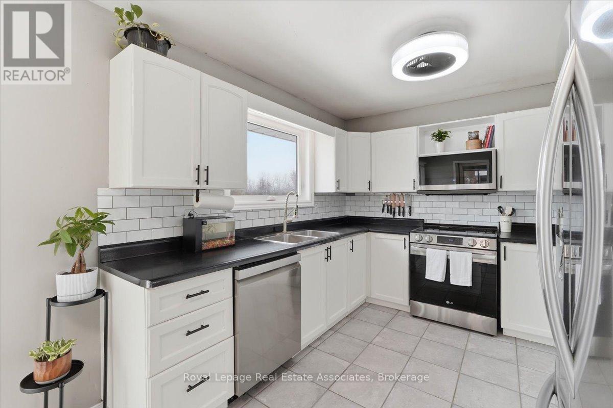 649 Bigford Road, Quinte West (Murray Ward), Ontario  K0K 1H0 - Photo 12 - X12876866