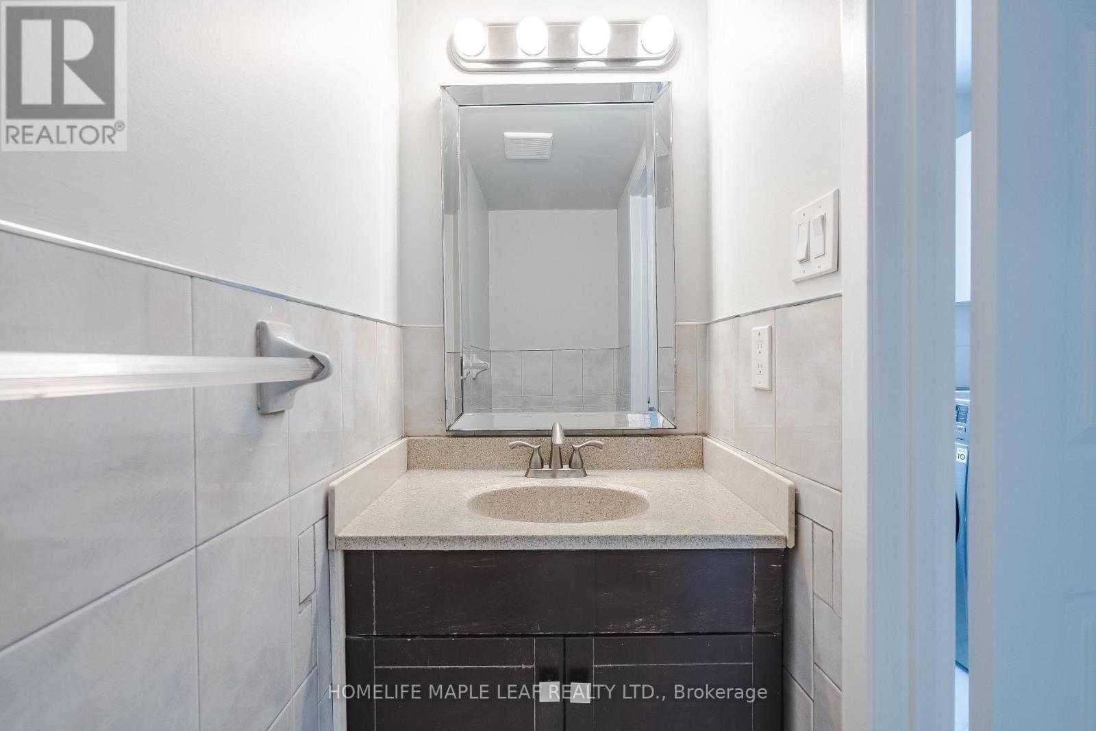 42 Puritan Court, Hamilton (Stoney Creek), Ontario  L8E 4L1 - Photo 12 - X12876902