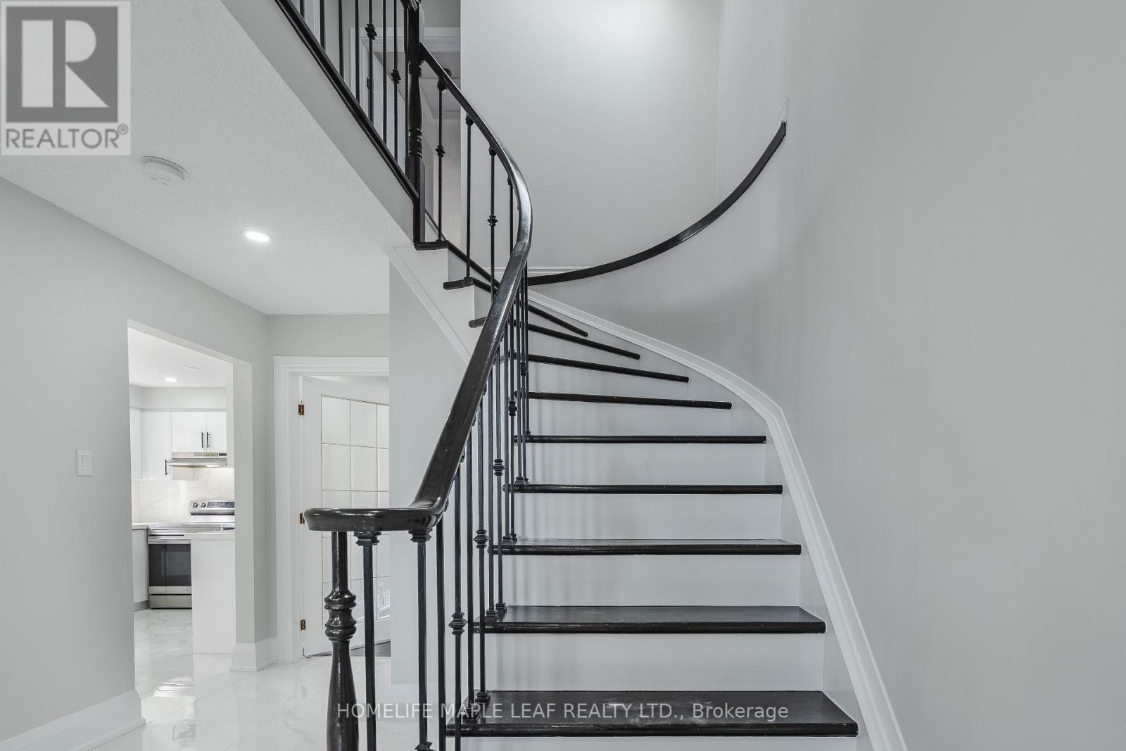 42 Puritan Court, Hamilton (Stoney Creek), Ontario  L8E 4L1 - Photo 24 - X12876902