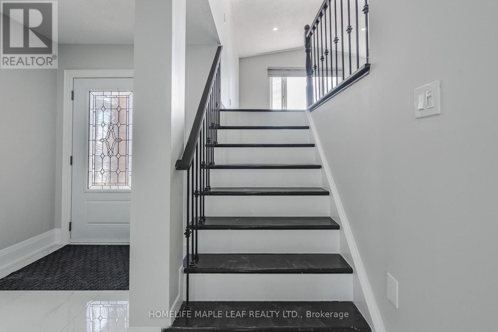 42 Puritan Court, Hamilton (Stoney Creek), Ontario  L8E 4L1 - Photo 6 - X12876902