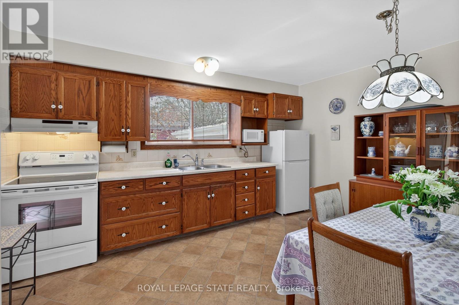 34 Helen Street, Hamilton (Dundas), Ontario  L9H 1N3 - Photo 11 - X12876918