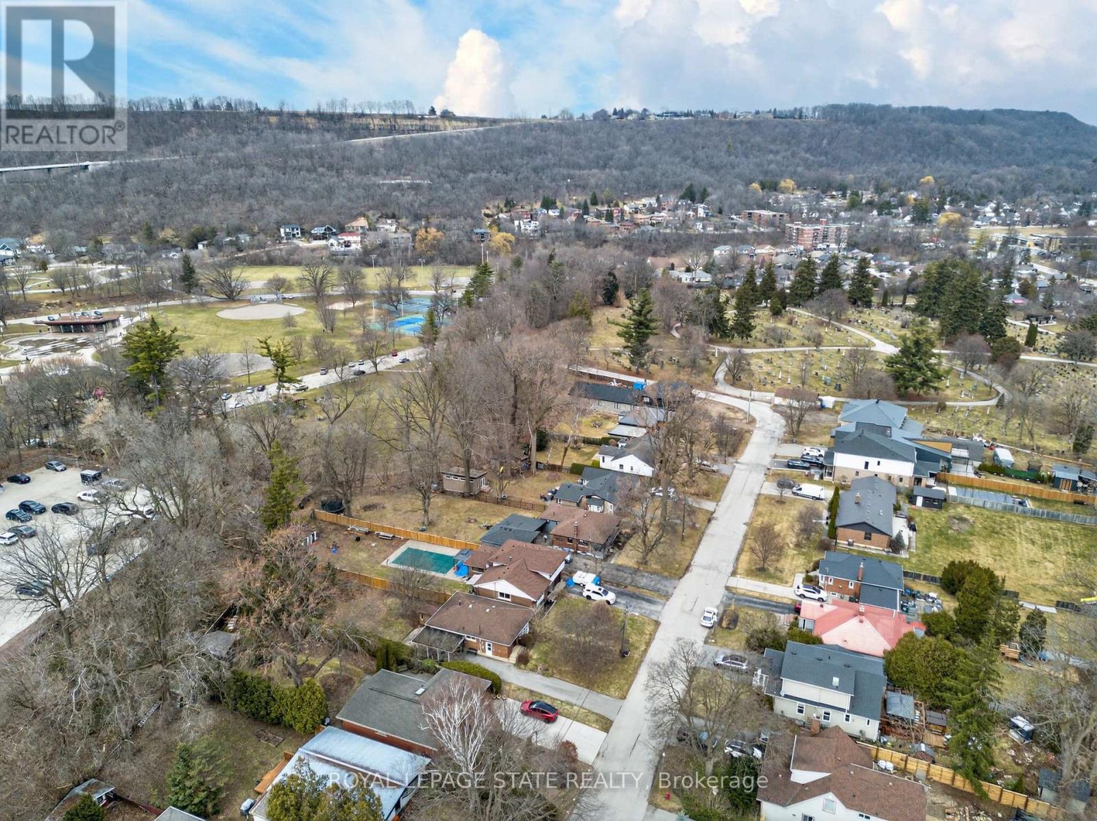 34 Helen Street, Hamilton (Dundas), Ontario  L9H 1N3 - Photo 39 - X12876918