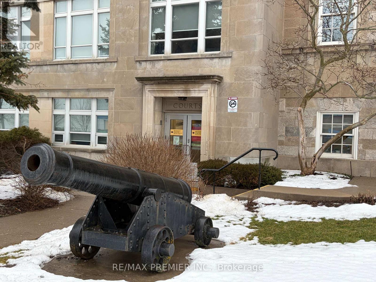 102-02 - 3 Cross Street, Welland (Welland Downtown), Ontario  L3B 5X6 - Photo 4 - X12876986