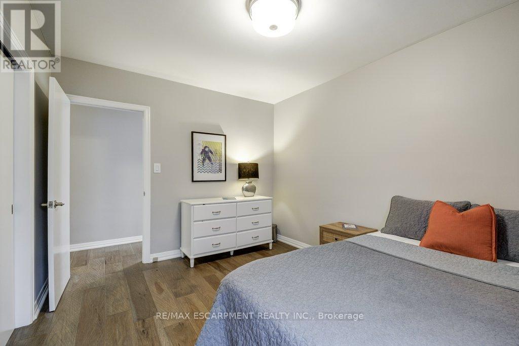 34 Oakley Court, Hamilton (Ancaster), Ontario  L9G 1T5 - Photo 18 - X12877036