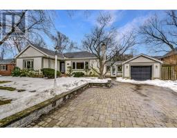 34 OAKLEY COURT, Hamilton, Ontario