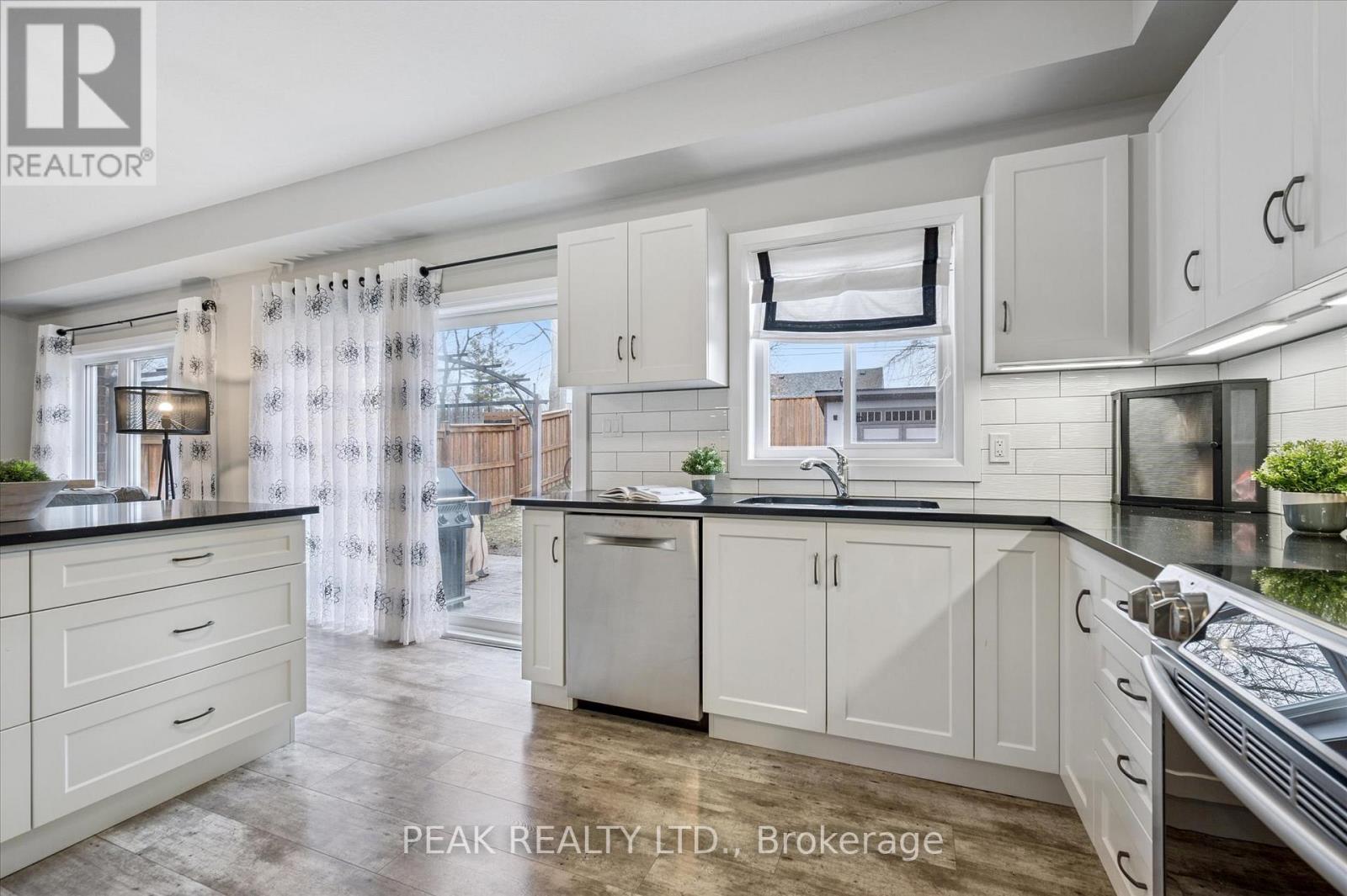 176 Snyder Avenue N, Woolwich, Ontario  N3B 0C9 - Photo 12 - X12877054