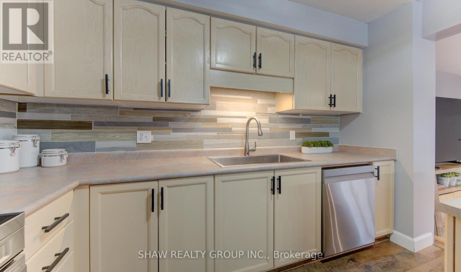 B - 661 Jacob Lane, Waterloo, Ontario  N2V 2G9 - Photo 14 - X12877060