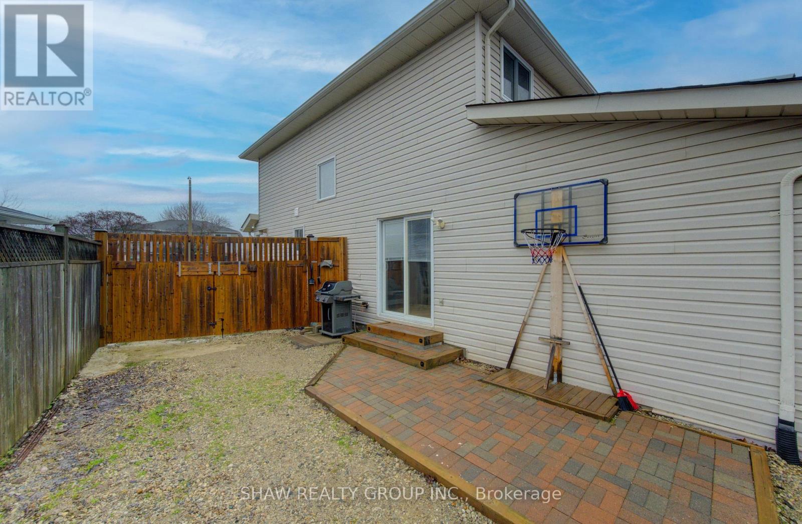 B - 661 Jacob Lane, Waterloo, Ontario  N2V 2G9 - Photo 37 - X12877060