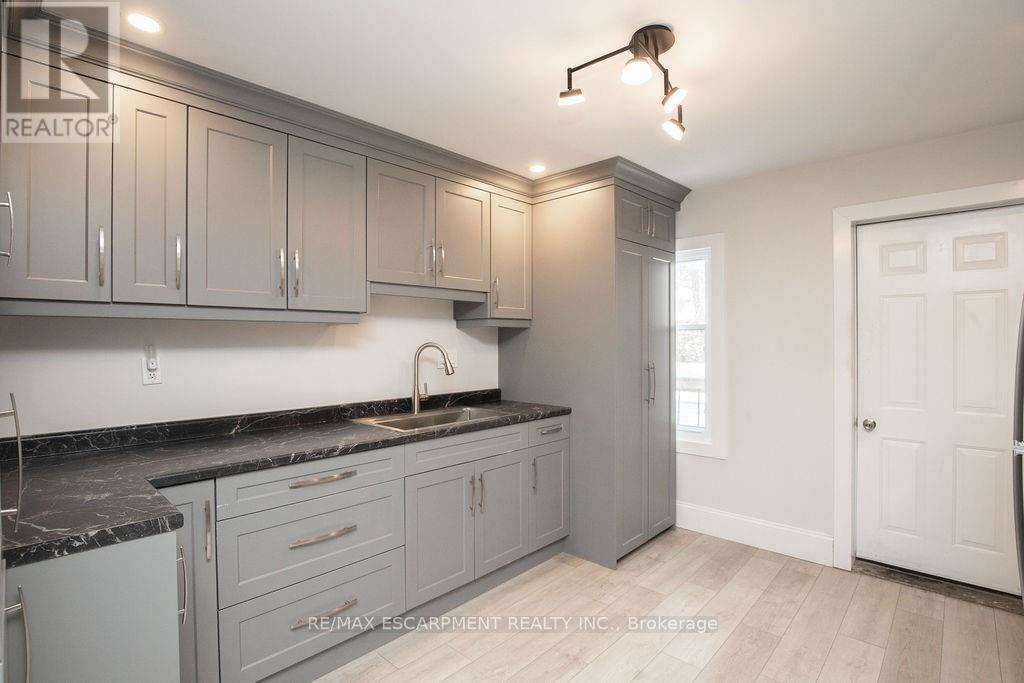 2 - 22 Prospect Street S, Hamilton (Stipley), Ontario  L8M 2Z1 - Photo 27 - X12877092