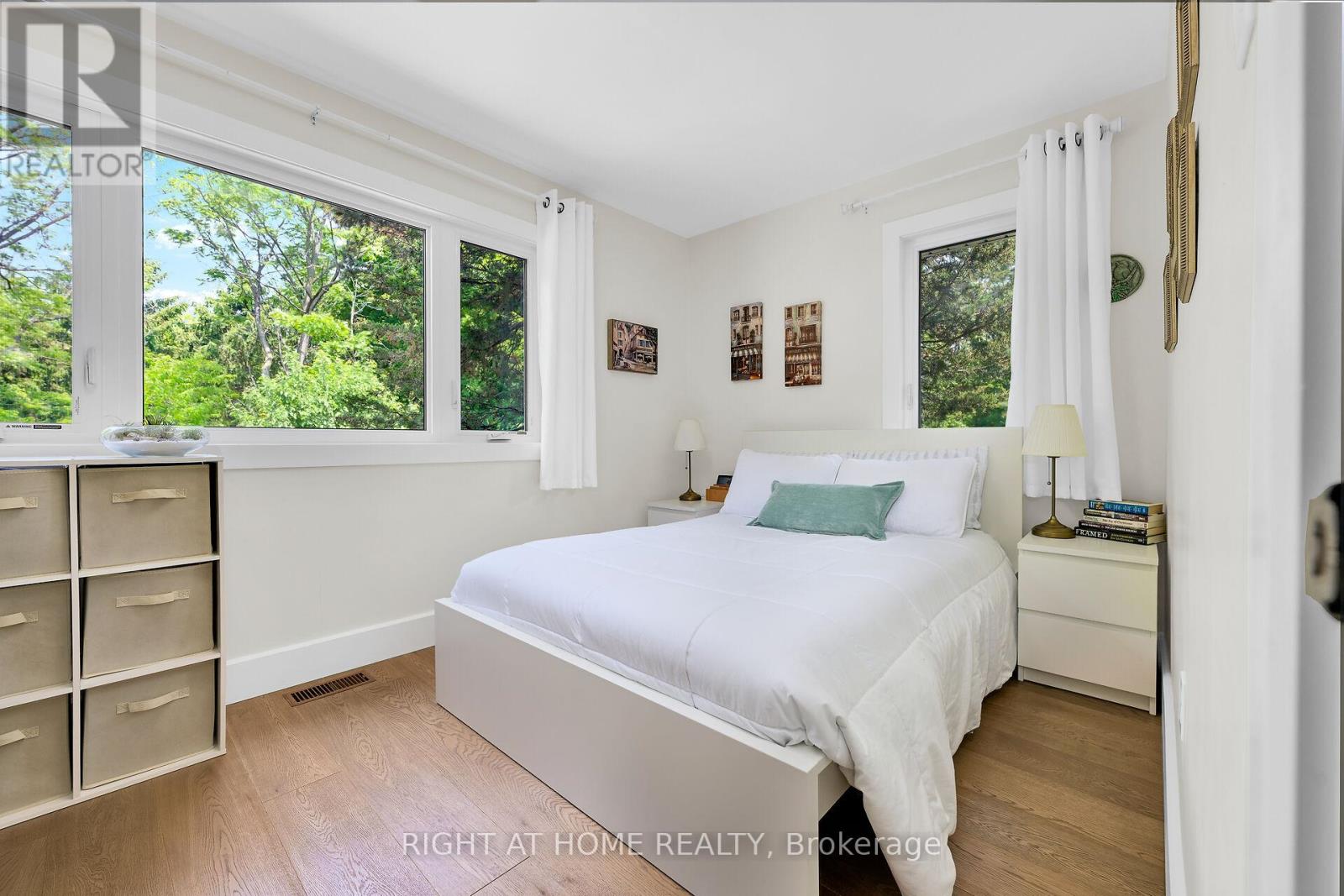 140 Wellington Street, Hamilton (Waterdown), Ontario  L0R 2H0 - Photo 25 - X12877100