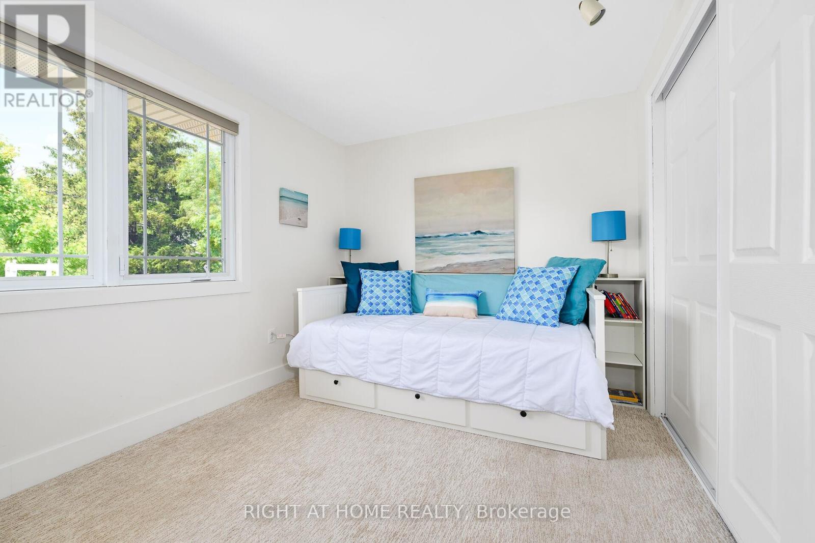 140 Wellington Street, Hamilton (Waterdown), Ontario  L0R 2H0 - Photo 27 - X12877100