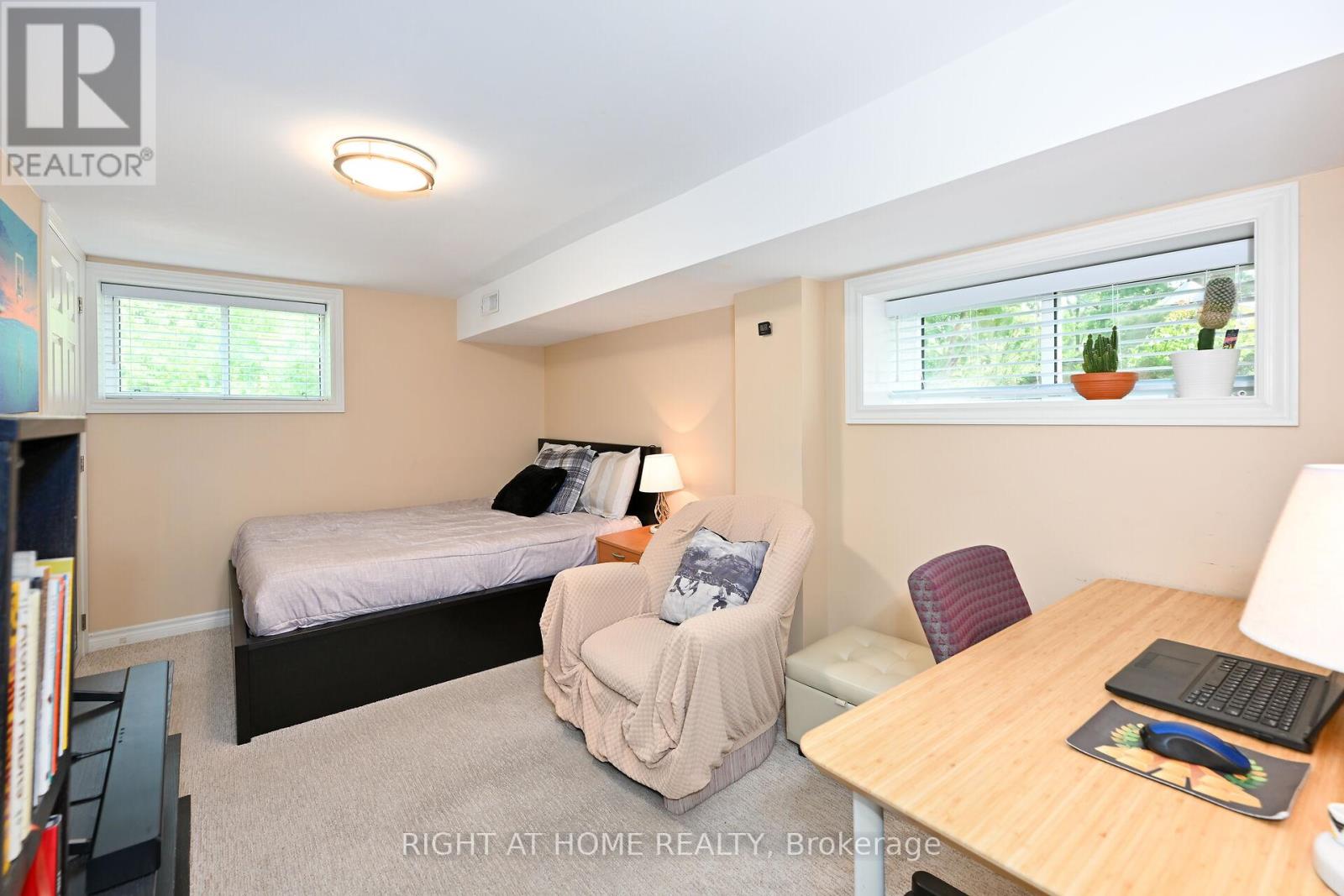 140 Wellington Street, Hamilton (Waterdown), Ontario  L0R 2H0 - Photo 28 - X12877100