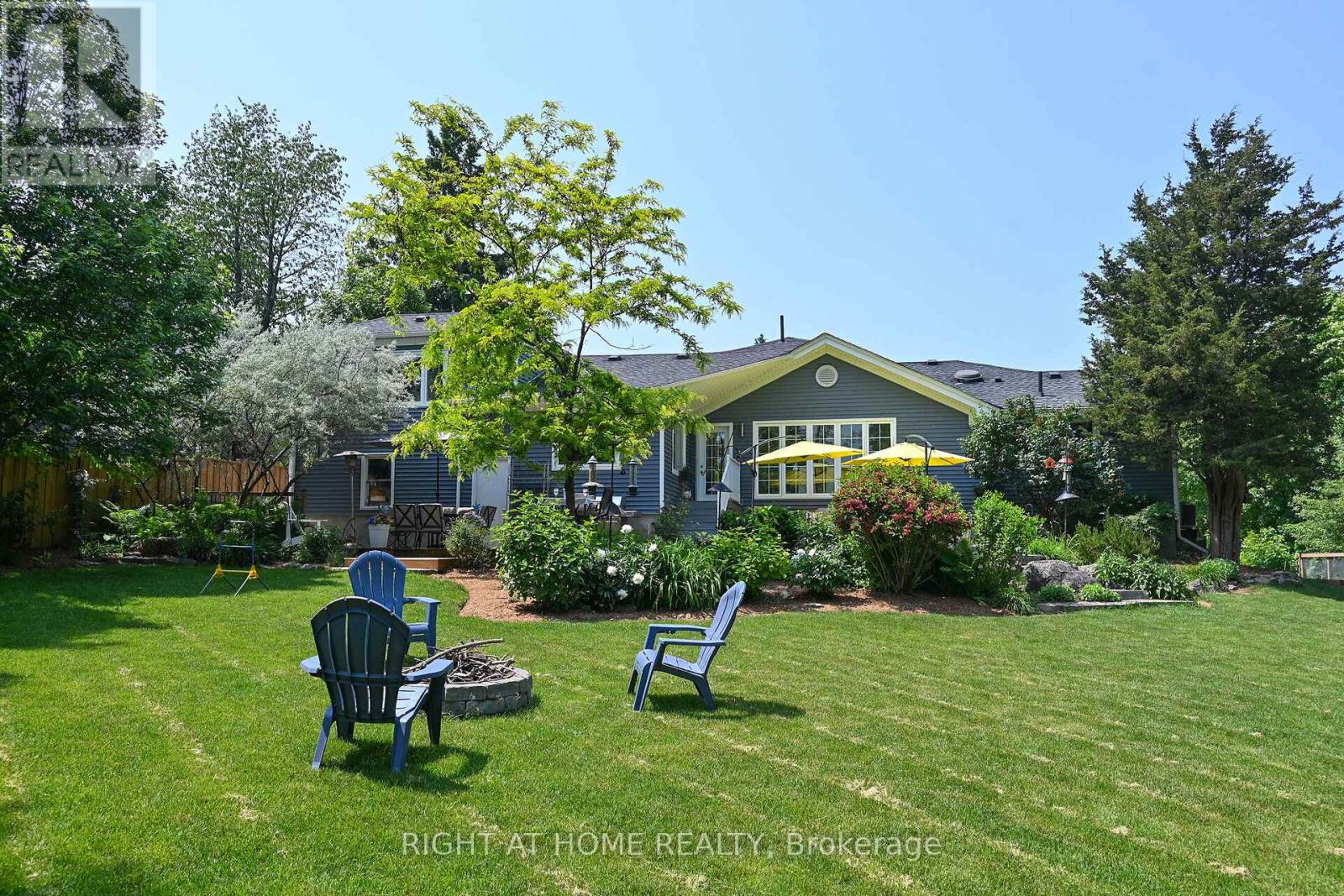 140 Wellington Street, Hamilton (Waterdown), Ontario  L0R 2H0 - Photo 3 - X12877100