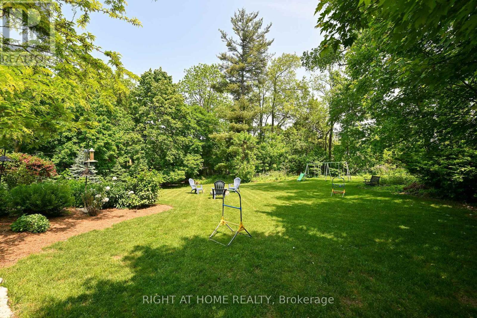 140 Wellington Street, Hamilton (Waterdown), Ontario  L0R 2H0 - Photo 40 - X12877100