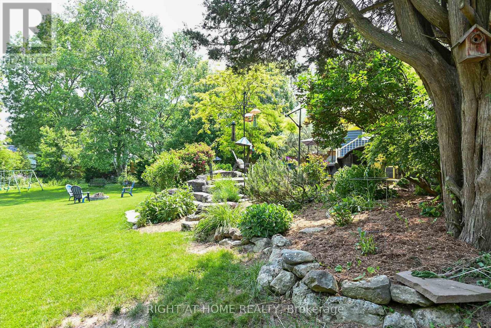 140 Wellington Street, Hamilton (Waterdown), Ontario  L0R 2H0 - Photo 43 - X12877100