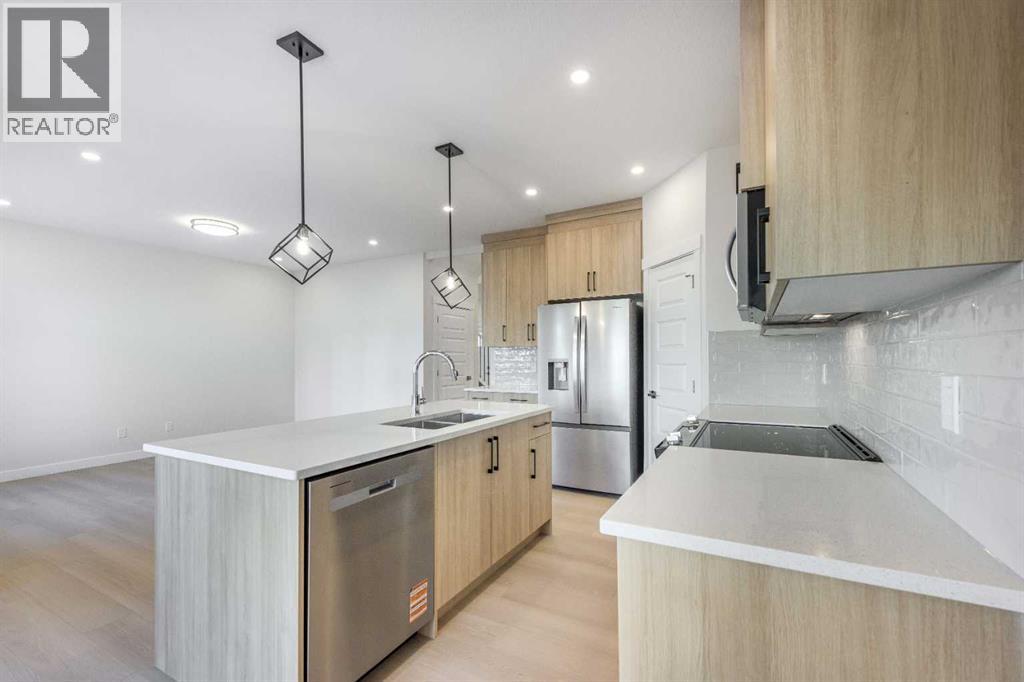 122 Sandpiper Bend, Chestermere, Alberta  T1X 2S8 - Photo 5 - A2292925