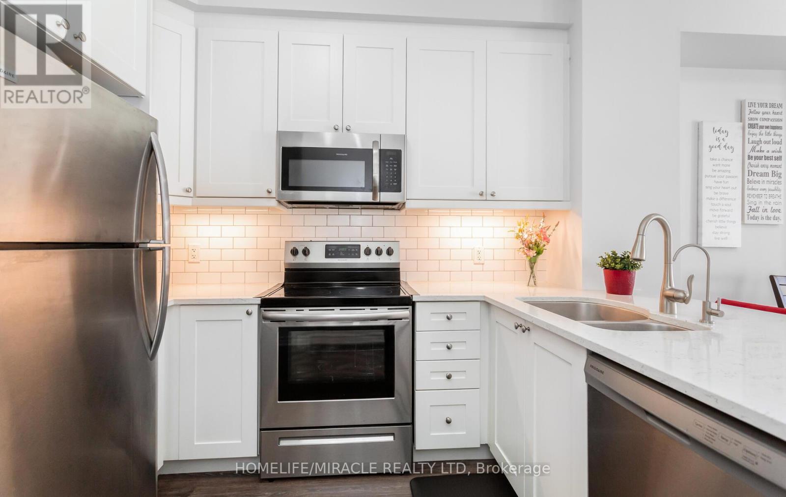 301 Equestrian Way, Cambridge, Ontario  N3E 0C7 - Photo 12 - X12873384