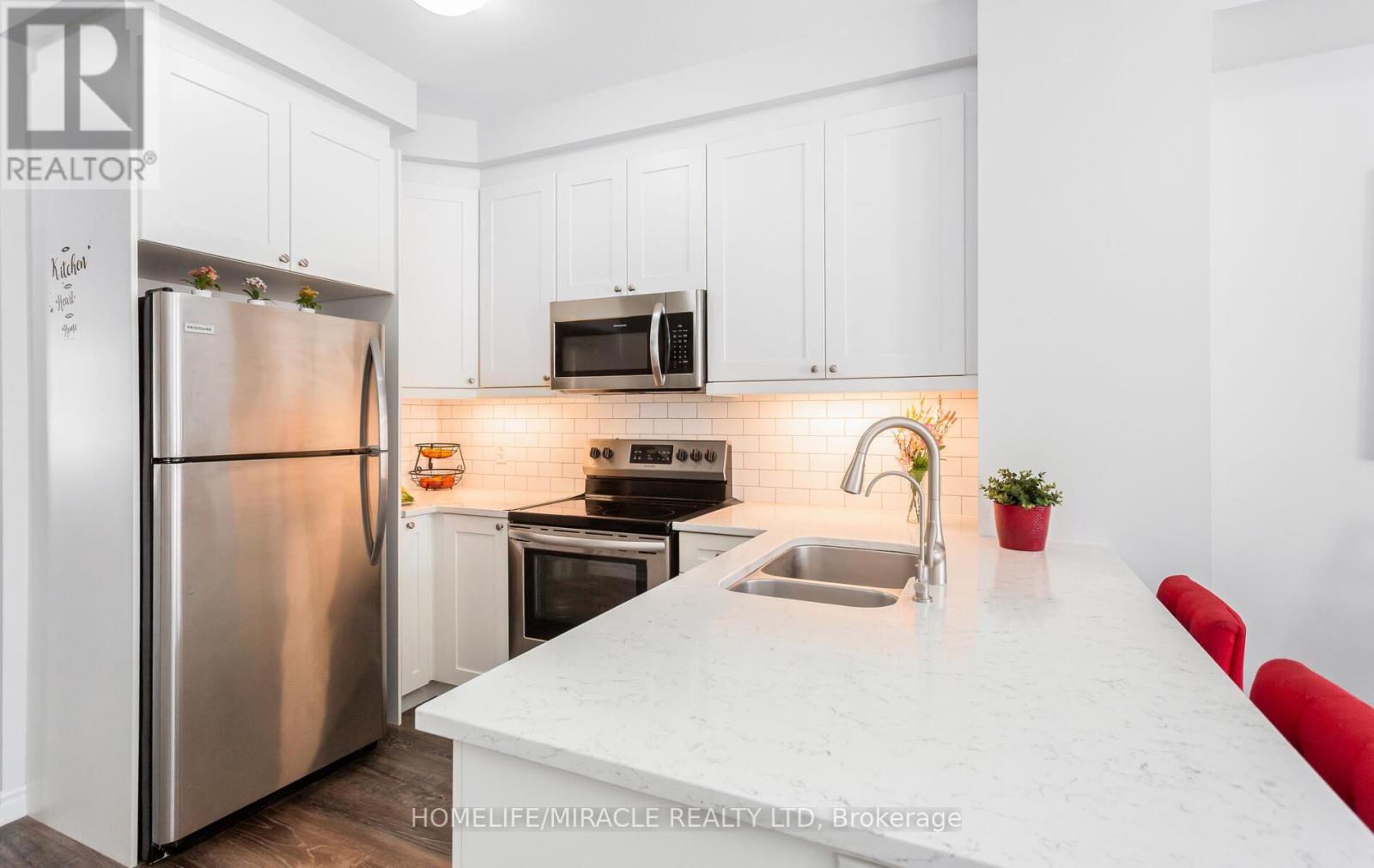 301 Equestrian Way, Cambridge, Ontario  N3E 0C7 - Photo 14 - X12873384