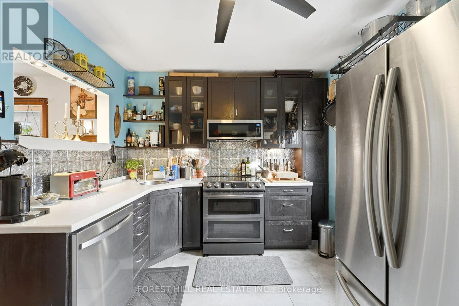 11a Marlow Avenue, Toronto, Ontario  M4J 3T8 - Photo 11 - E12869606