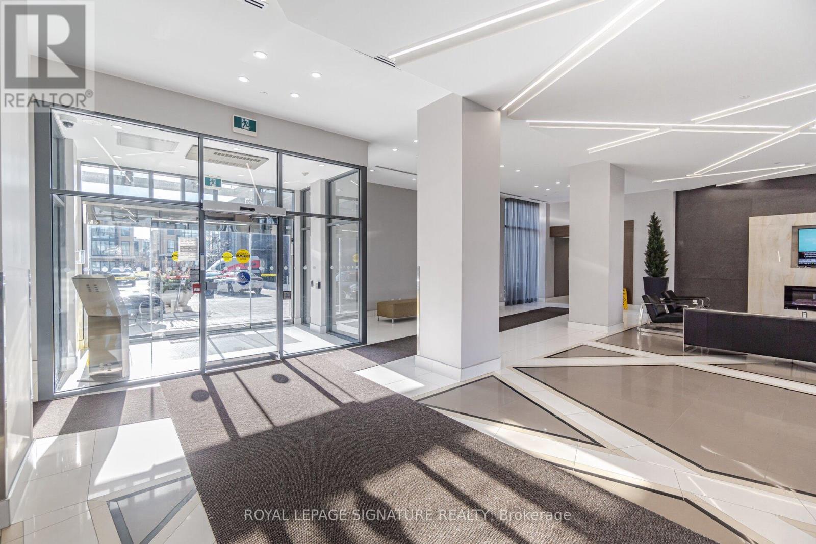 2014 - 5033 Four Springs Avenue, Mississauga, Ontario  L5R 0E6 - Photo 4 - W12851456