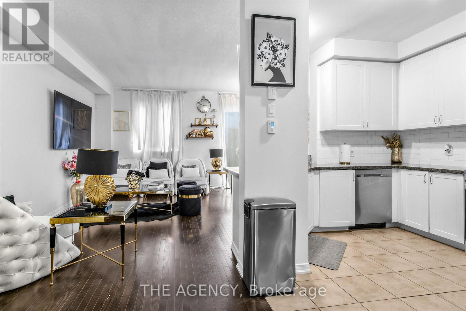 78 Honeyview Trail, Brampton, Ontario  L6P 4A4 - Photo 8 - W12857194