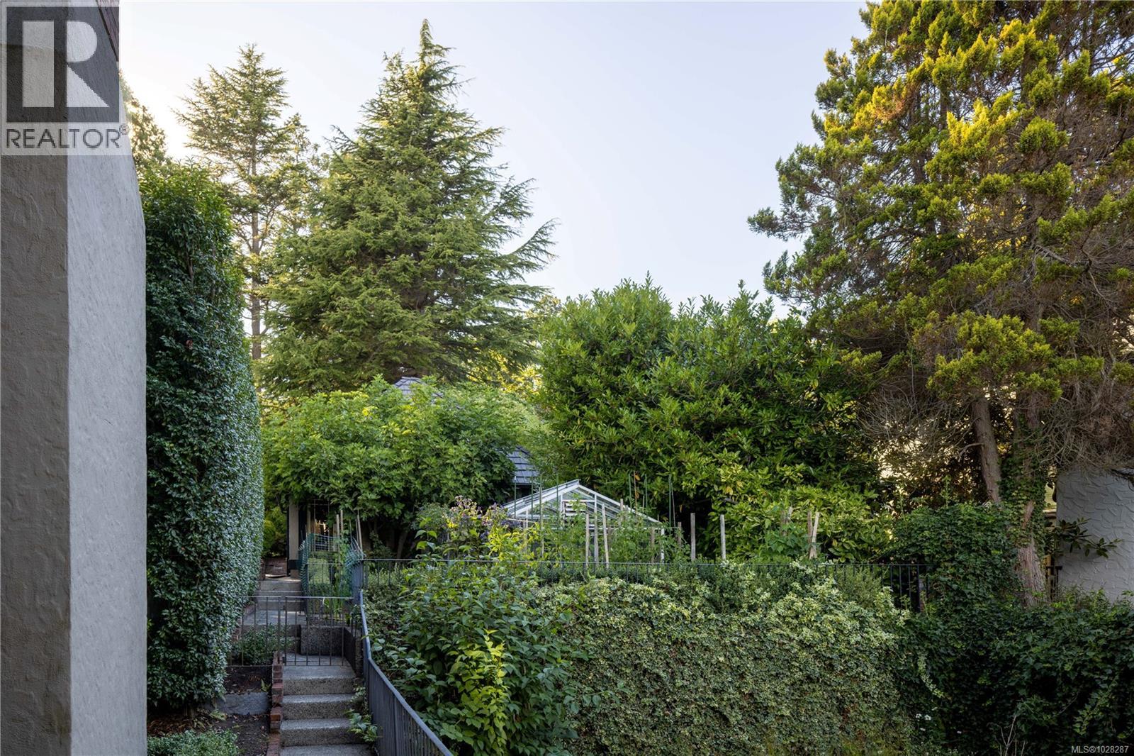 3475 Upper Terrace Rd, Oak Bay, British Columbia  V8R 6E6 - Photo 72 - 1028287