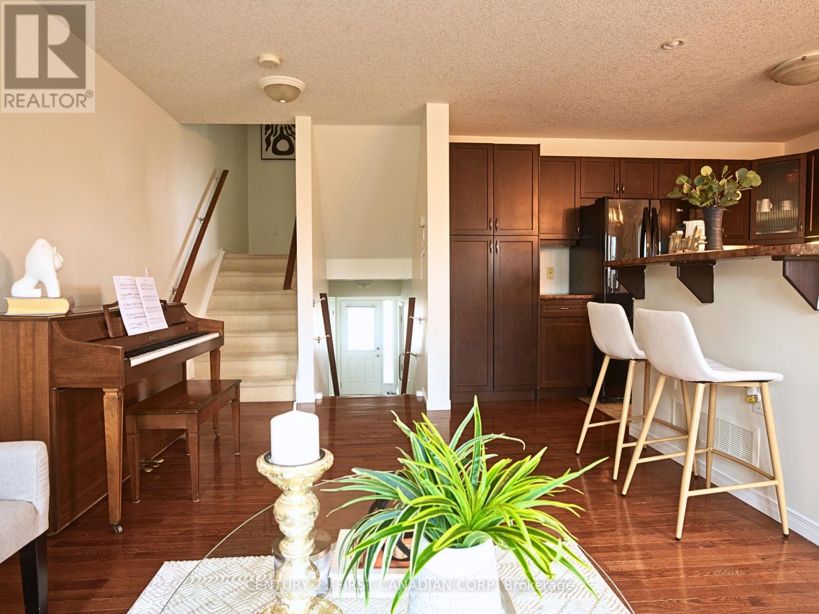 Photo 11 of 27 for 1 - 582 Hyde Park Road