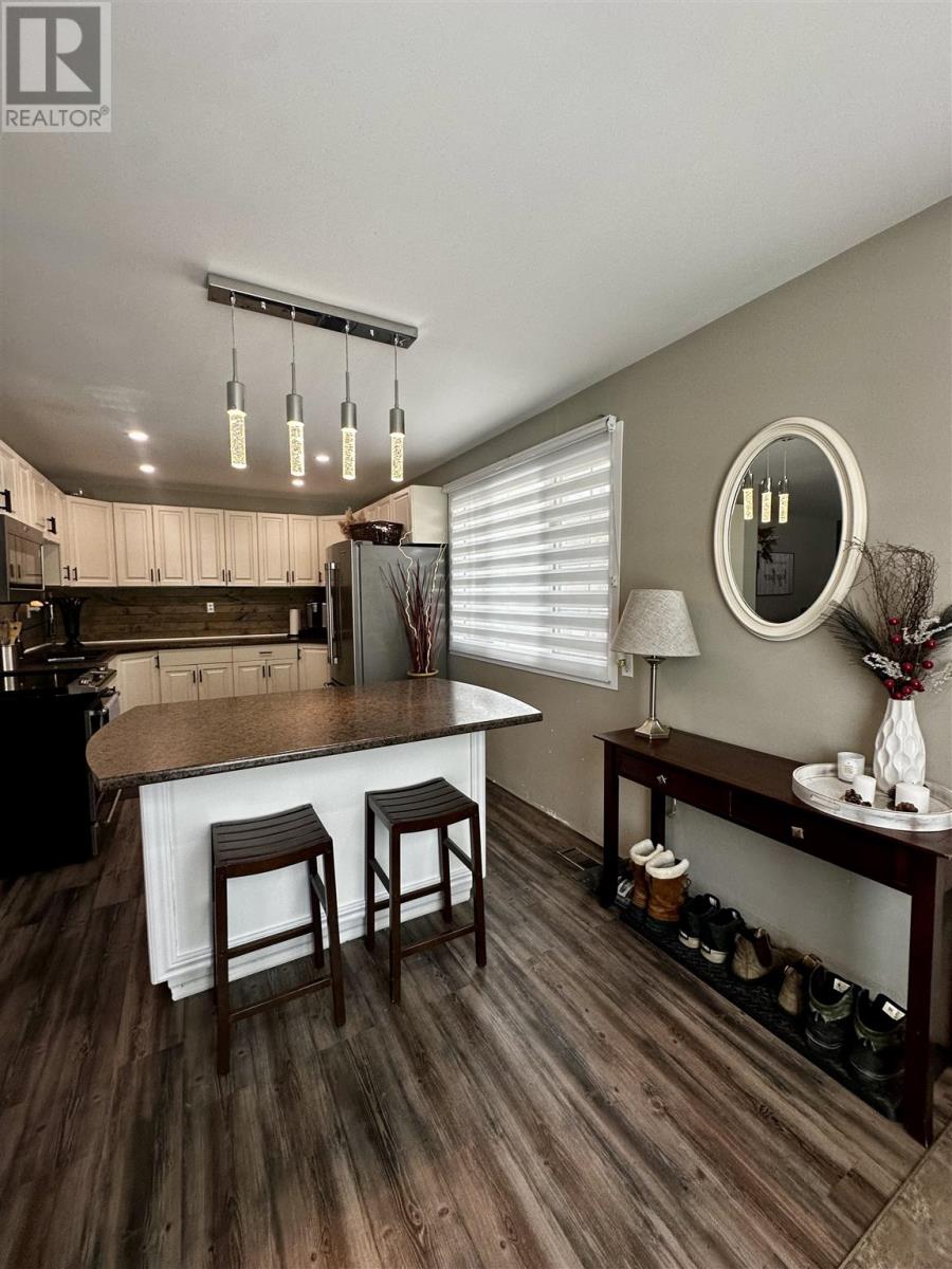 61 Axmith Ave, Elliot Lake, Ontario  P5A 1B5 - Photo 10 - SM260470