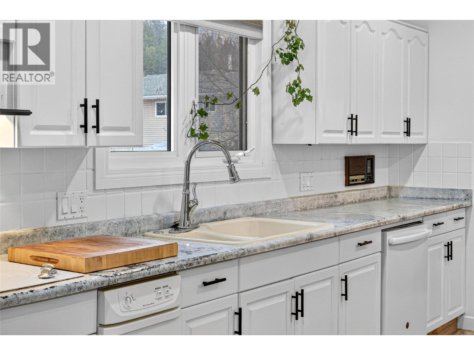 456 Engelmann Spruce Drive, Sparwood, British Columbia  V0B 2G0 - Photo 24 - 10375474