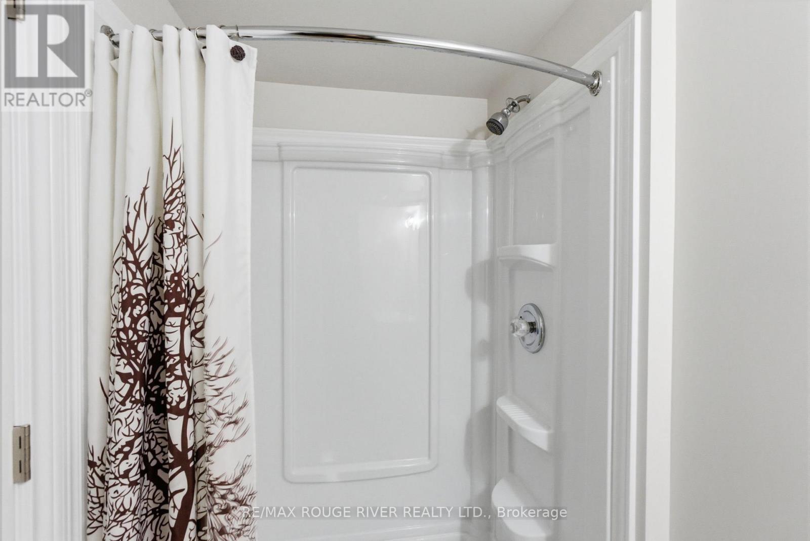 98 Applewood Crescent, Whitby, Ontario  L1N 2E7 - Photo 32 - E12877196