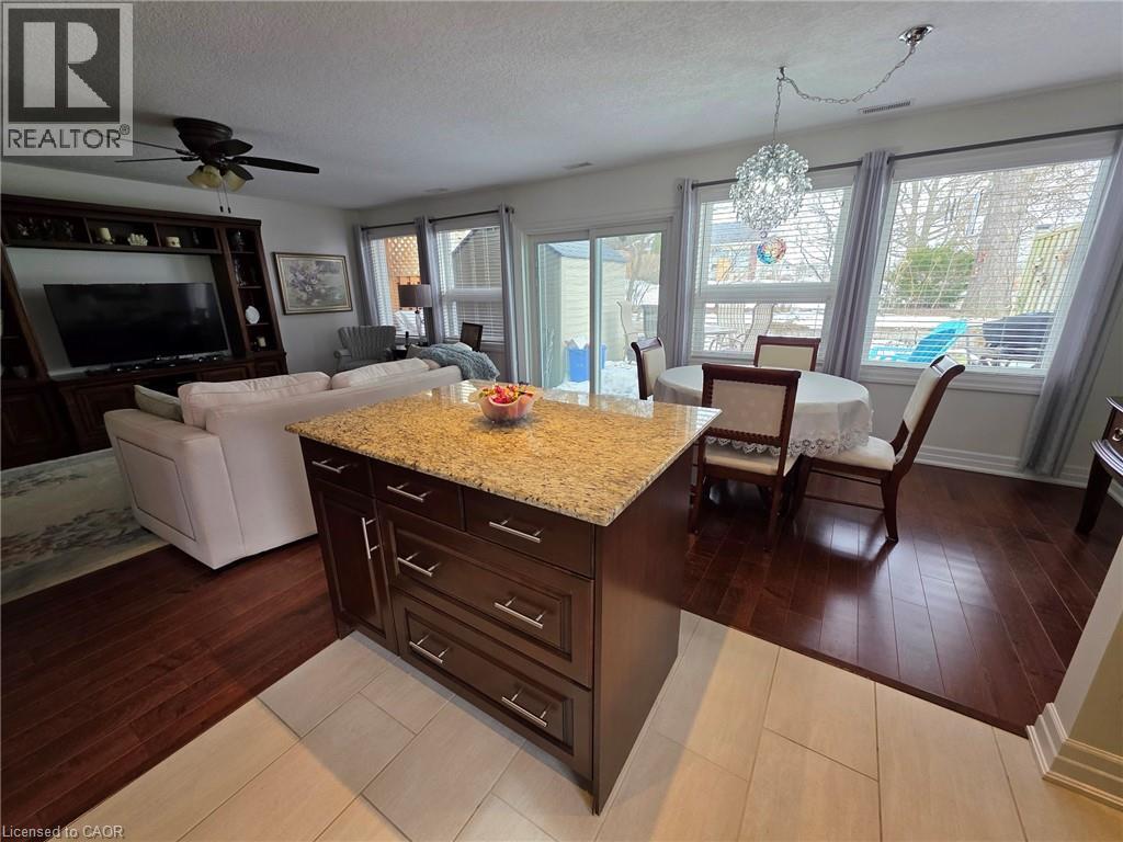 49 Bishop Reding Trail, Hamilton, Ontario  L9B 2L7 - Photo 8 - 40766210