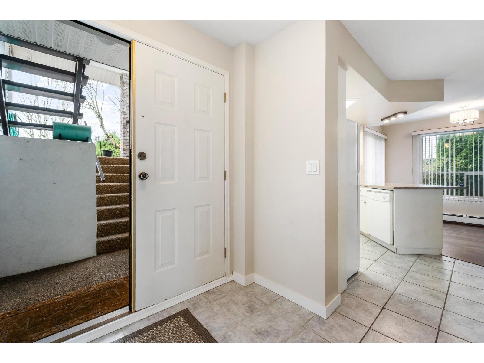 4 3632 Bulkley Street, Abbotsford, British Columbia  V3G 3E9 - Photo 5 - R3098628