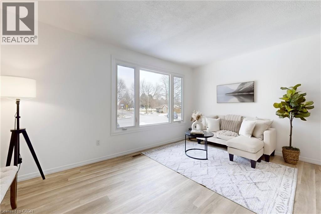 380 Magnolia Drive, Hamilton, Ontario  L9C 6N7 - Photo 5 - 40809503