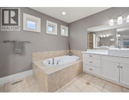 374 Quilchena Drive, Kelowna, British Columbia  V1W 4W4 - Photo 34 - 10379015