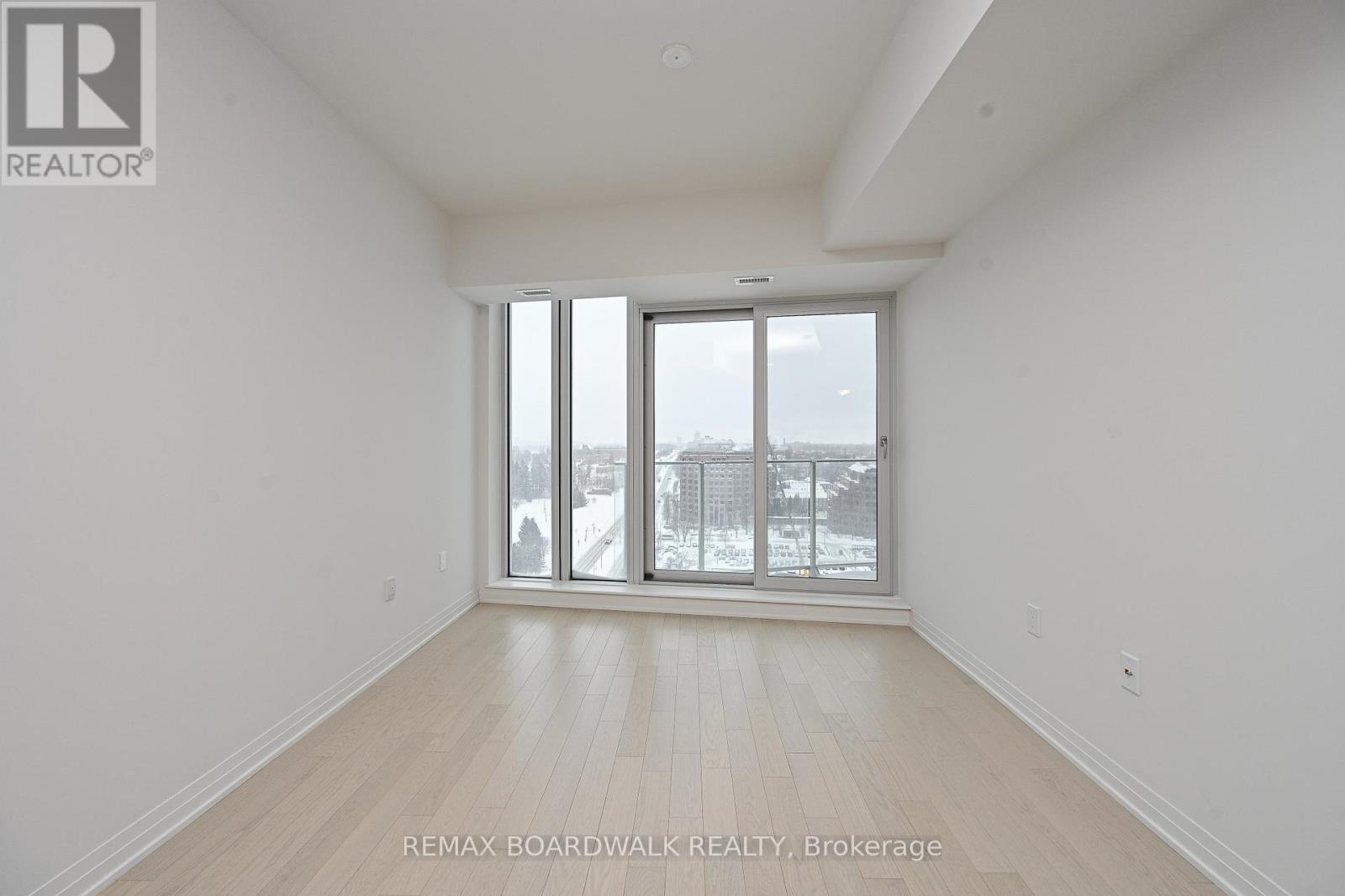 1803 - 805 Carling Avenue, Ottawa, Ontario  K1S 5W9 - Photo 4 - X12877162