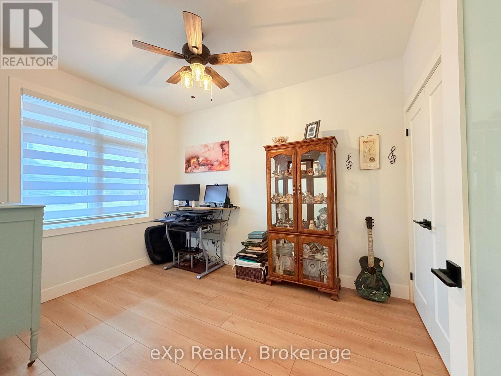 108 Irishwood Lane, Brockton, Ontario  N0G 2V0 - Photo 5 - X12876948