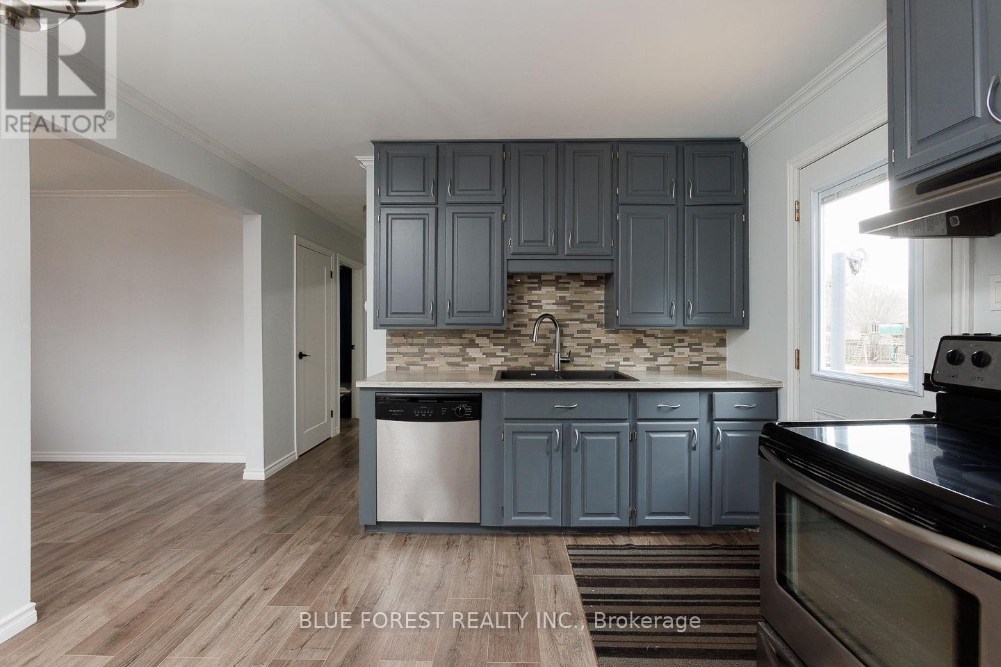 1877 Royal Crescent, London East (East H), Ontario  N5W 2A9 - Photo 10 - X12870884