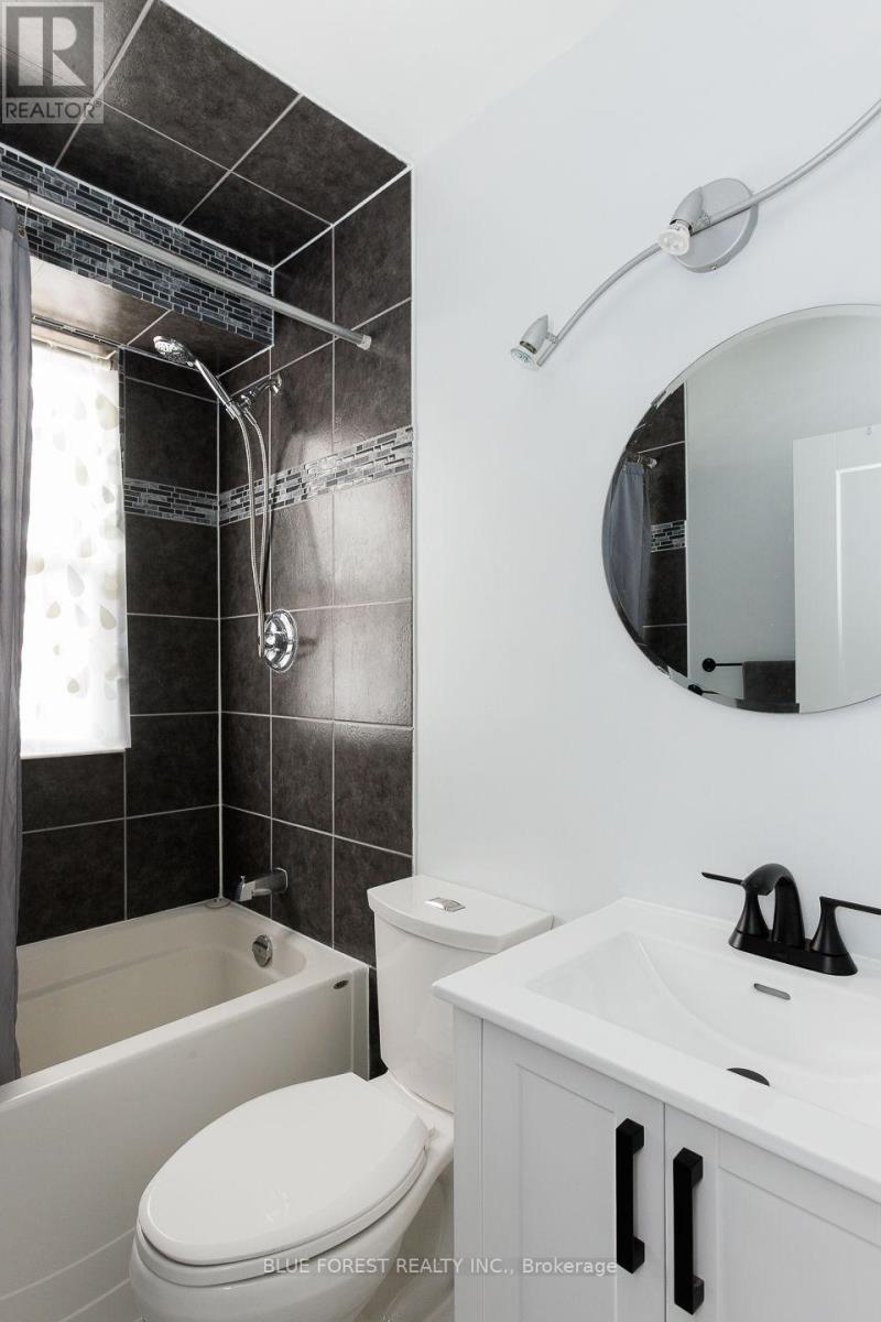 1877 Royal Crescent, London East (East H), Ontario  N5W 2A9 - Photo 15 - X12870884