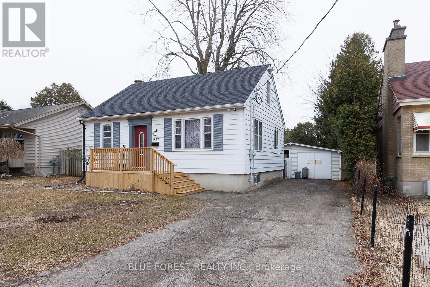 1877 Royal Crescent, London East (East H), Ontario  N5W 2A9 - Photo 2 - X12870884