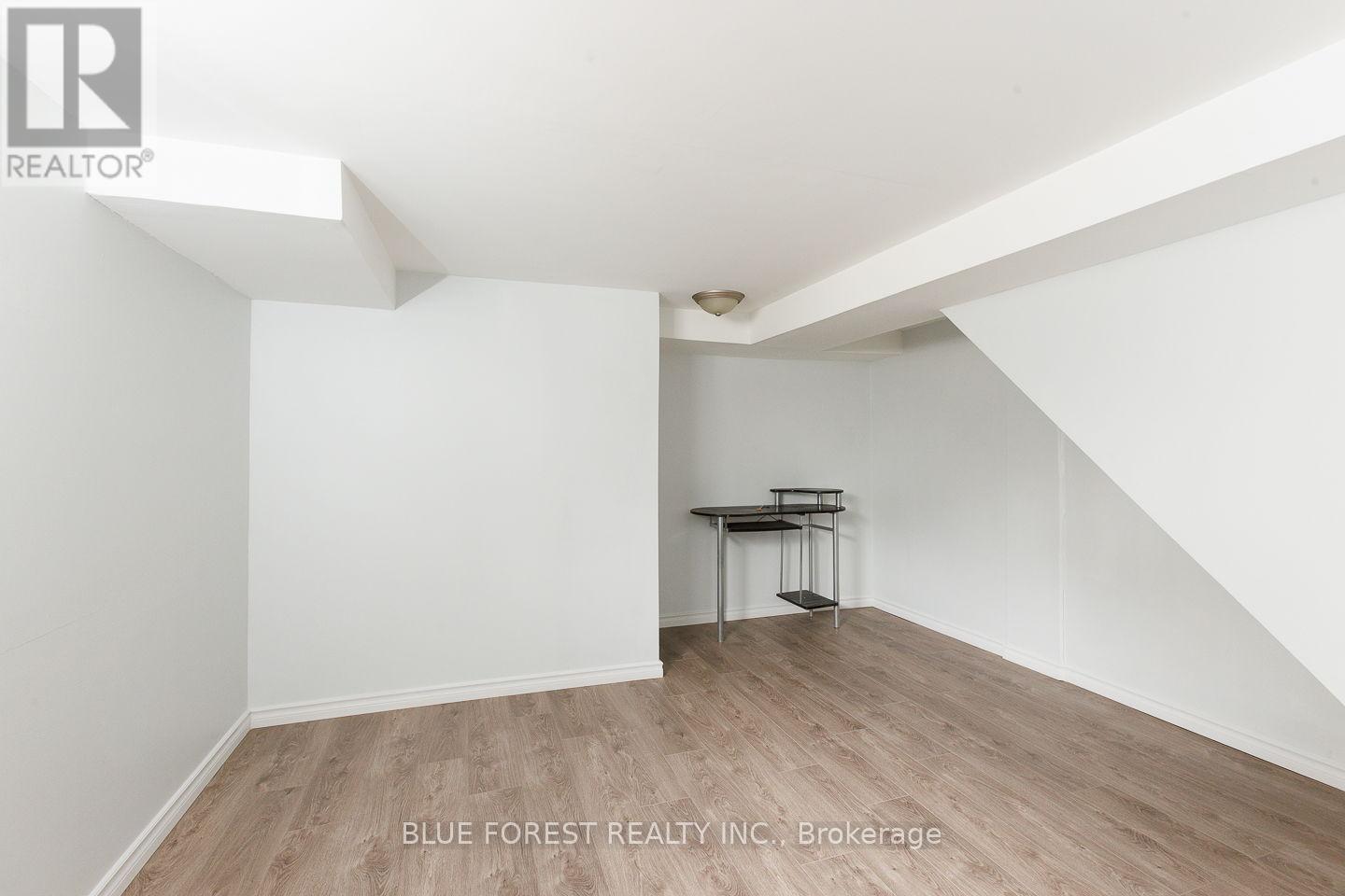 1877 Royal Crescent, London East (East H), Ontario  N5W 2A9 - Photo 27 - X12870884