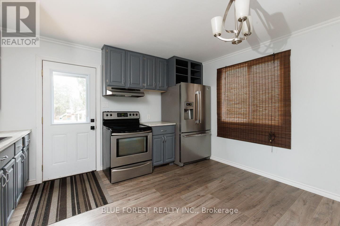 1877 Royal Crescent, London East (East H), Ontario  N5W 2A9 - Photo 7 - X12870884