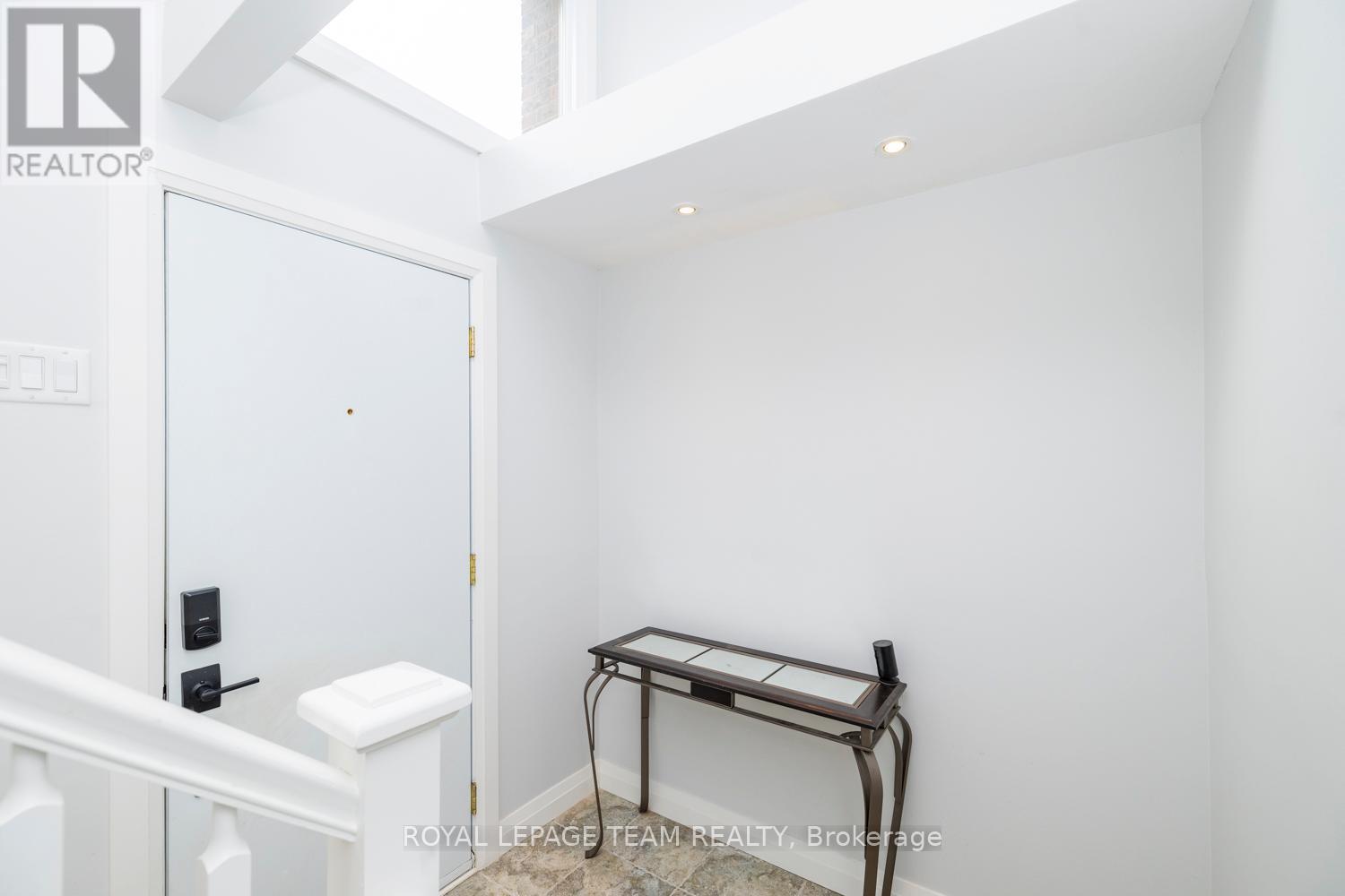 54 - 121 Buell Street, Ottawa, Ontario  K1Z 7E7 - Photo 4 - X12862368