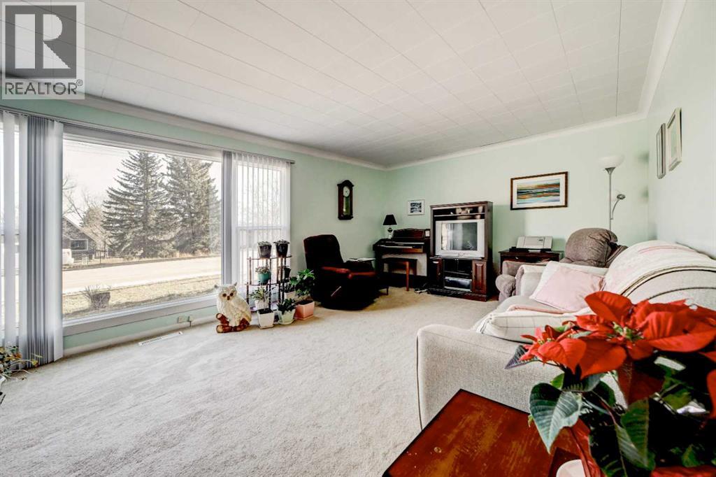 1152 Morden Avenue, Pincher Creek, Alberta  T0K 1W0 - Photo 10 - A2278564