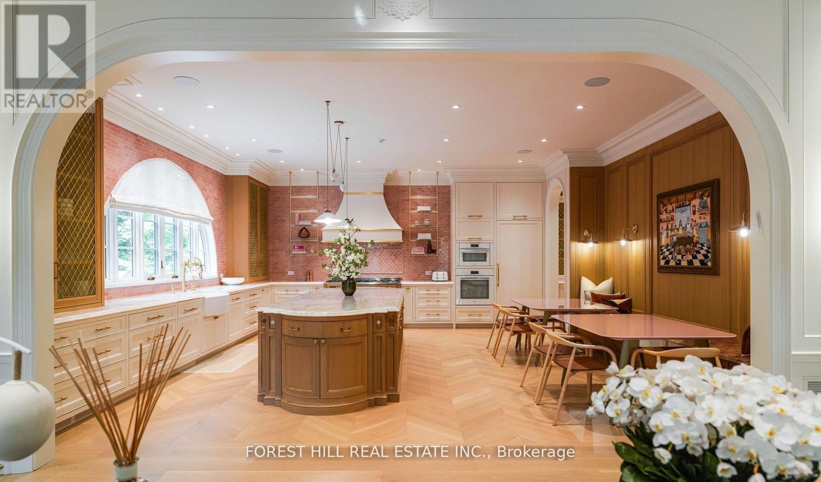 221 Forest Hill Road, Toronto, Ontario  M5P 2N3 - Photo 4 - C12877200